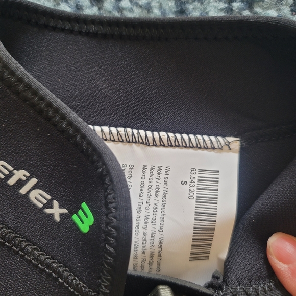 Ladies s scubaPro 3ml shorty wetsuit black and silver - Picture 2 of 5